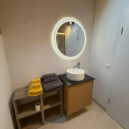 Burgener Sport Dachwohnung 公寓 *