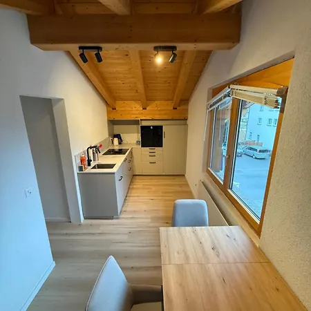 Burgener Sport Dachwohnung 公寓 萨斯格伦德